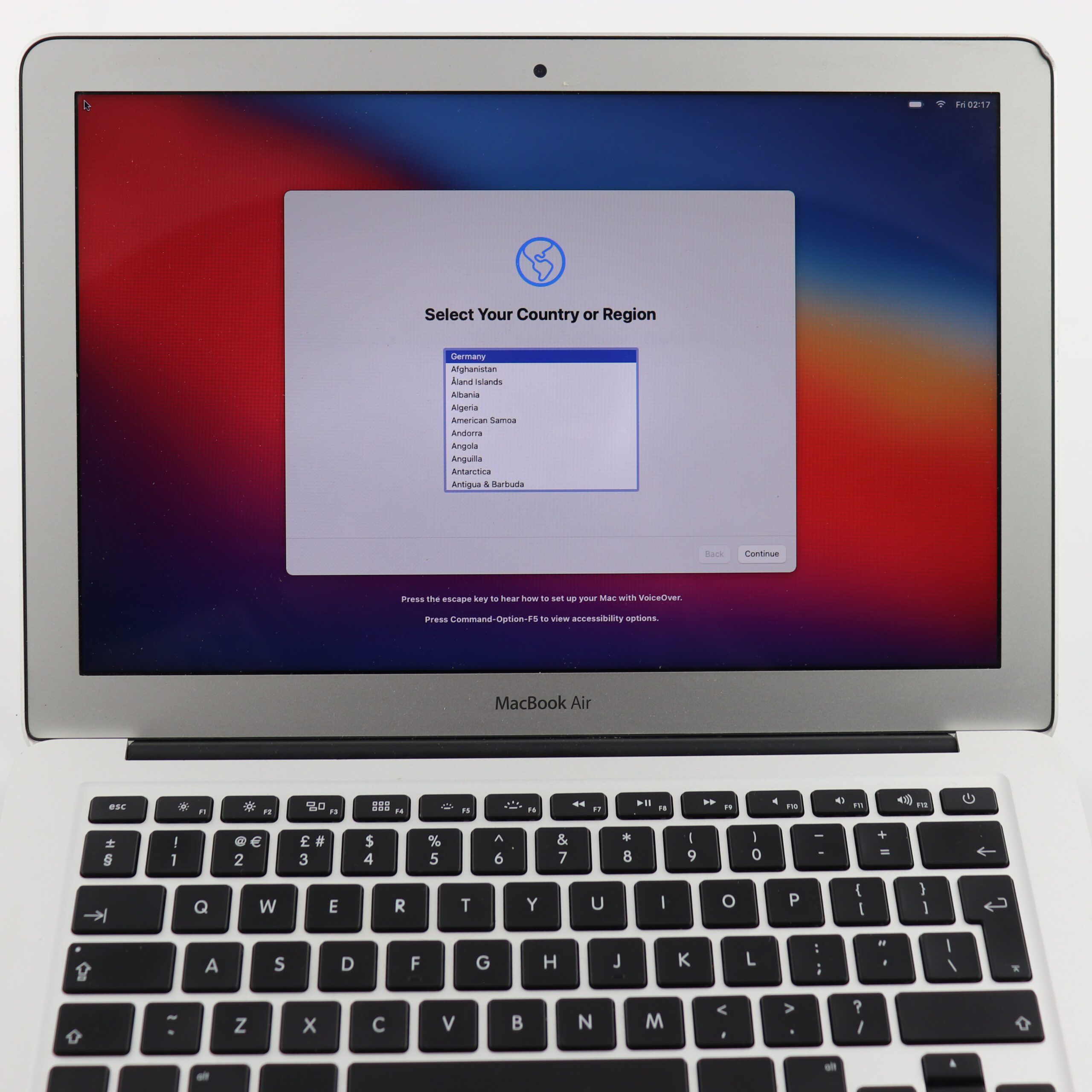 Apple MacBook Air 13 Inch Intel Core i5 1.60 GHz (2015) | MacFinder