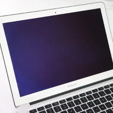 img-MacBook-Air-13-Inch-81708.jpg