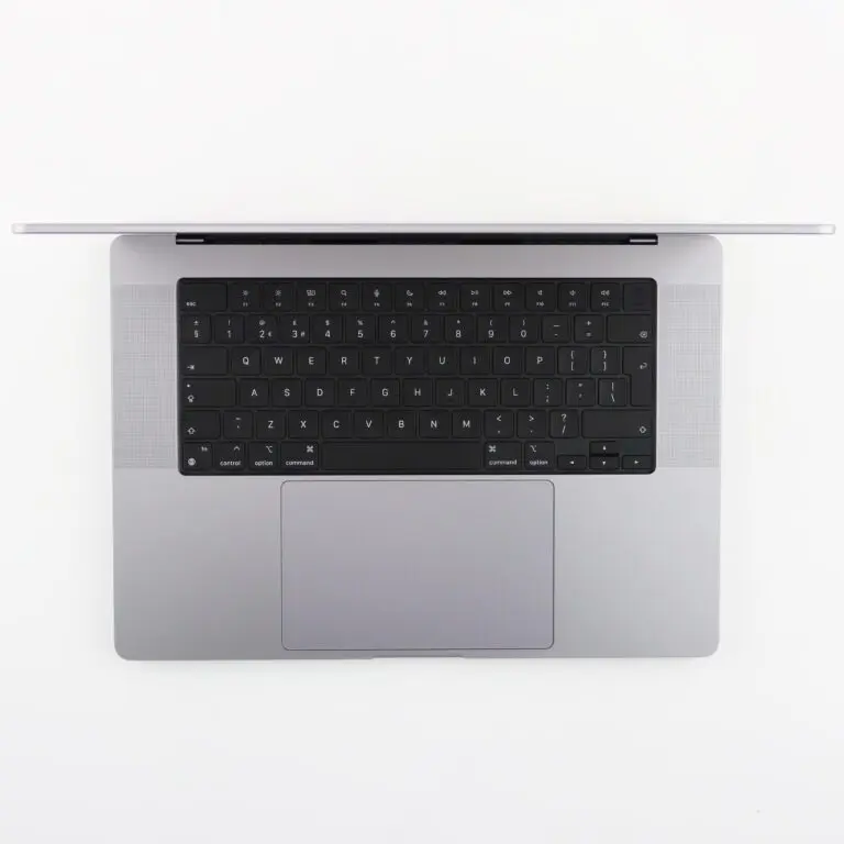 img-MacBook-Pro-Retina-16-Inch-06019.jpg