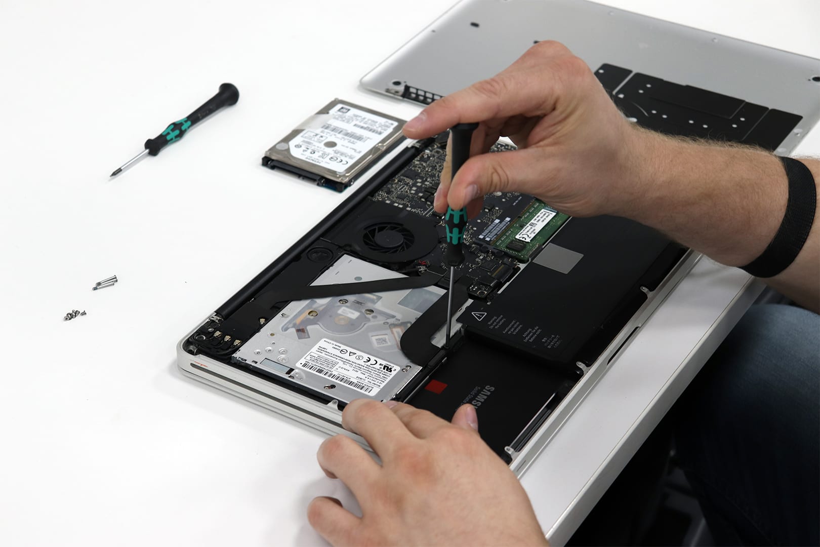How to replace ram in apple macbook pro in awe of