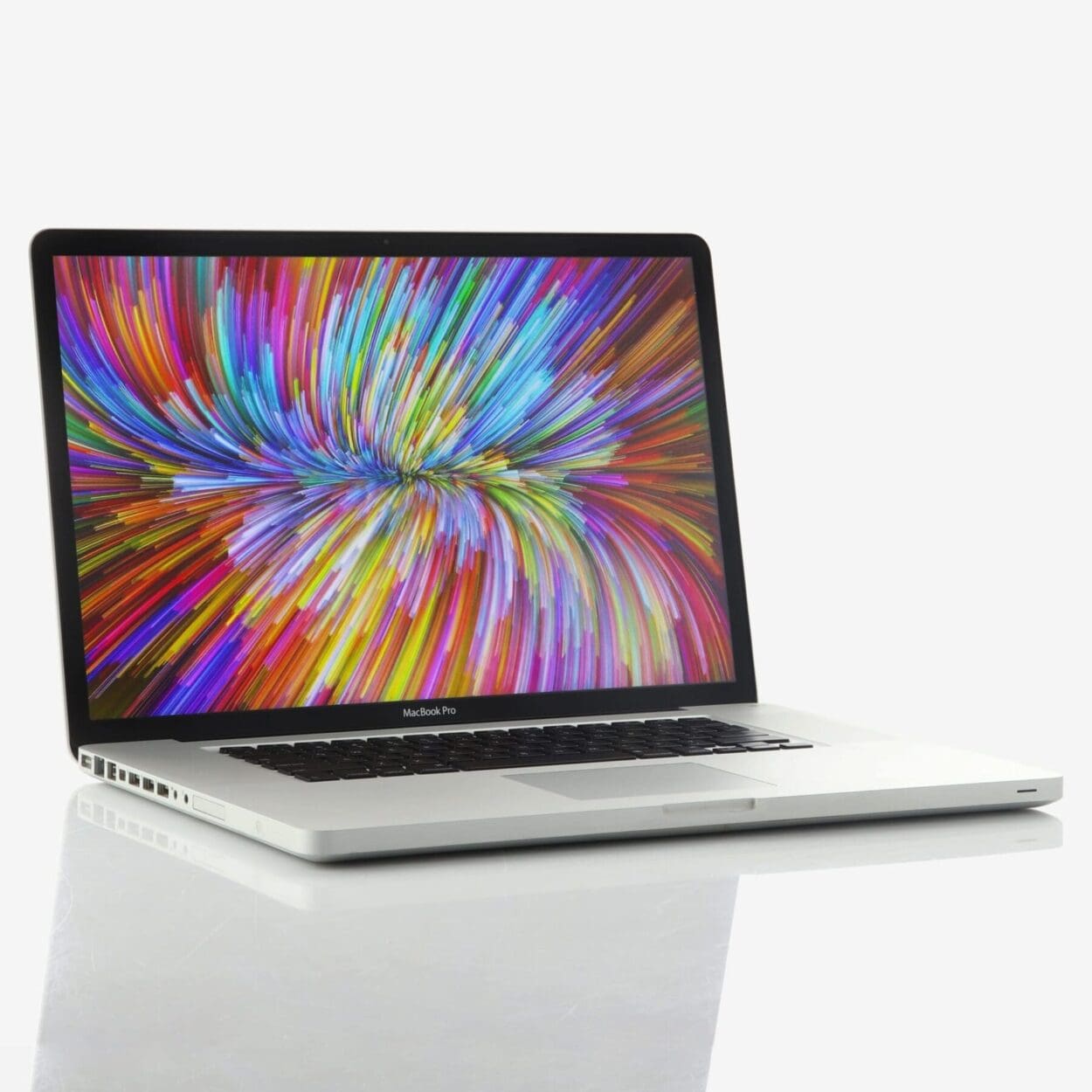 img-MacBook-Pro-17-Inch-59439.jpg