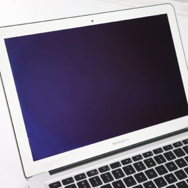img-MacBook-Air-13-Inch-81708.jpg