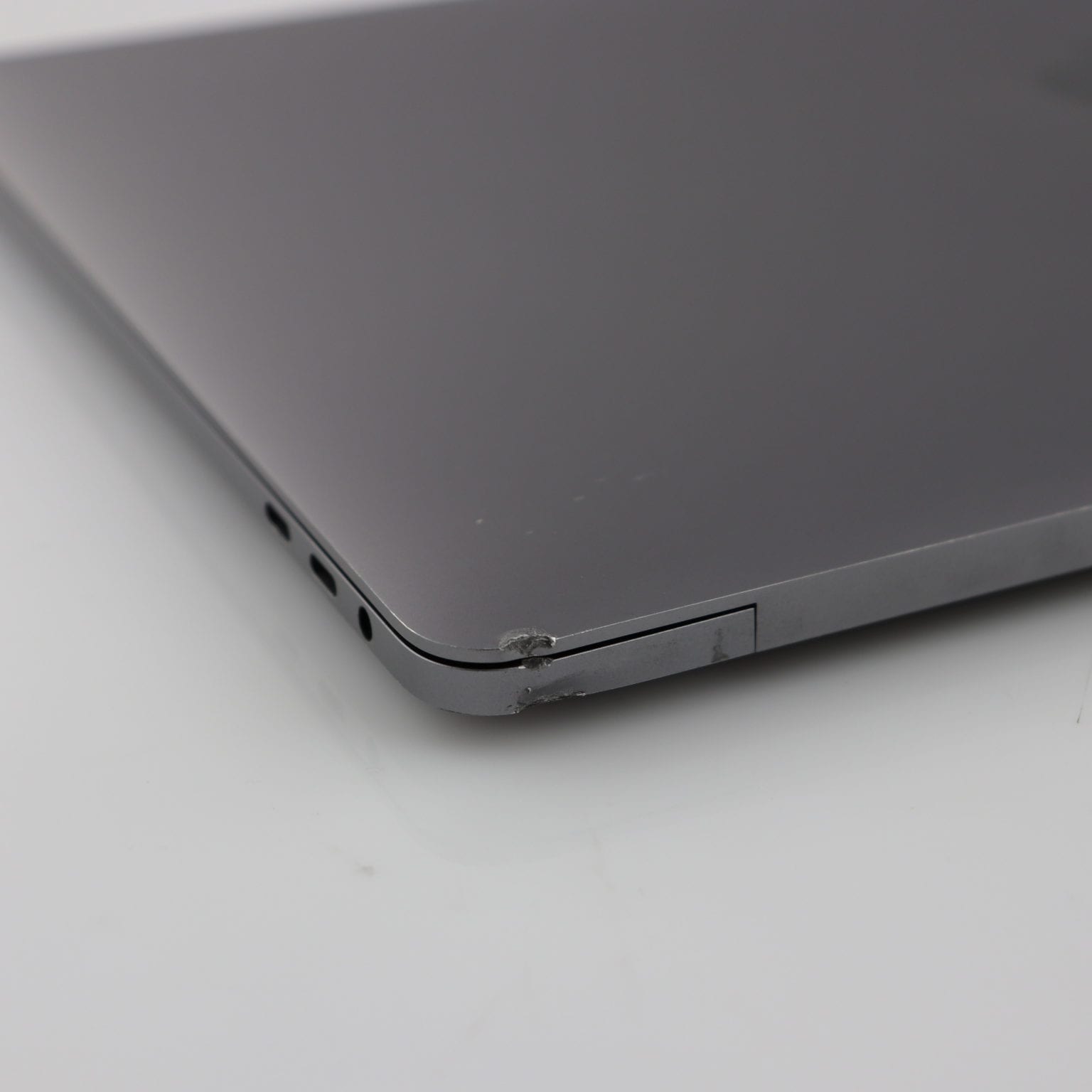 refurbished macbook pro 2018 15 inch