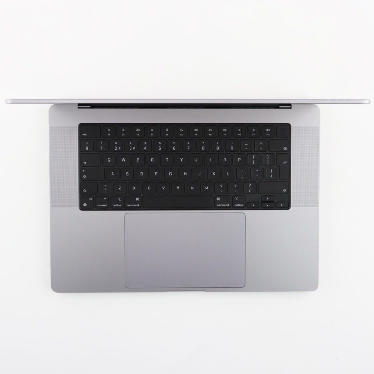 img-MacBook-Pro-Retina-16-Inch-06019.jpg