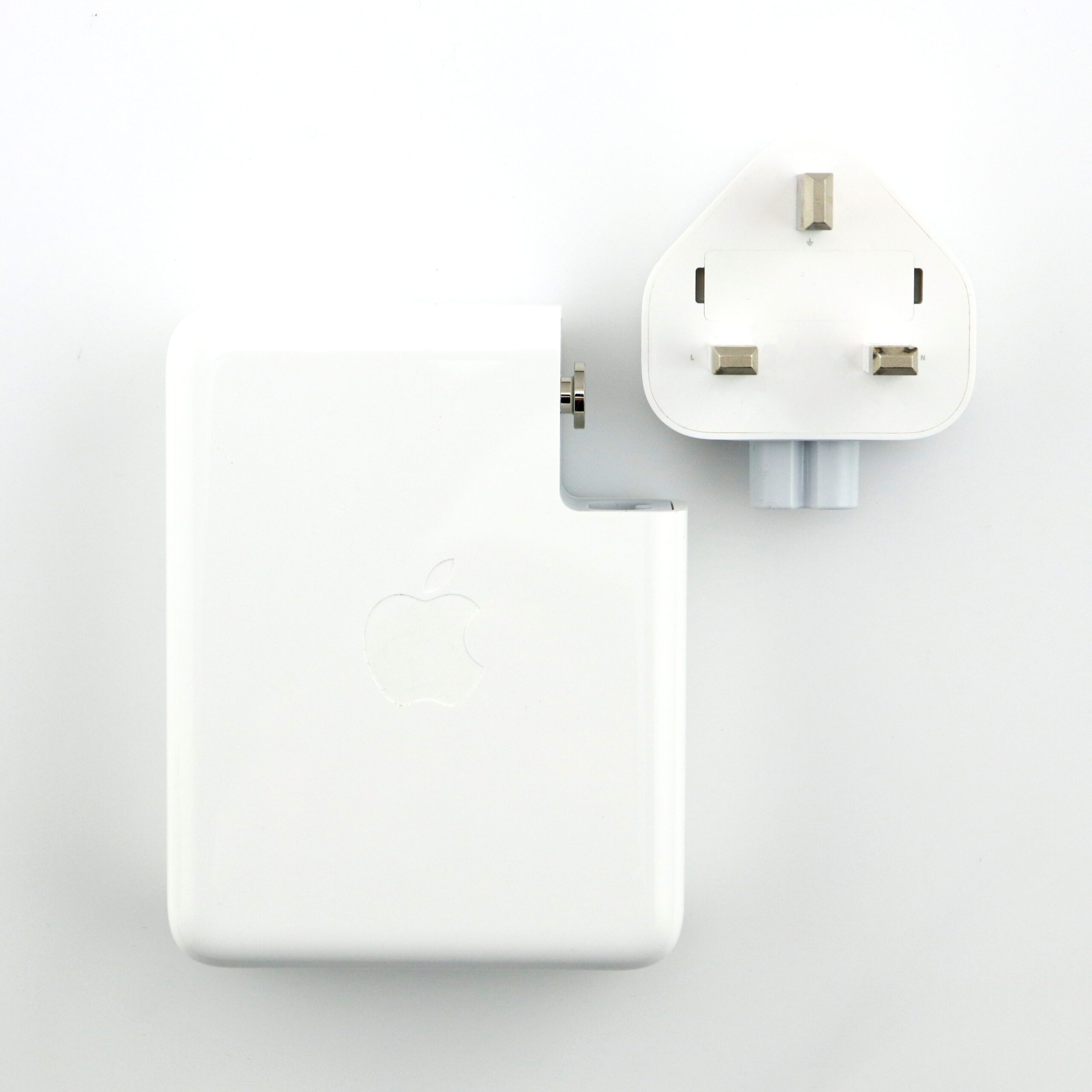 1 x Magsafe 3 Charger