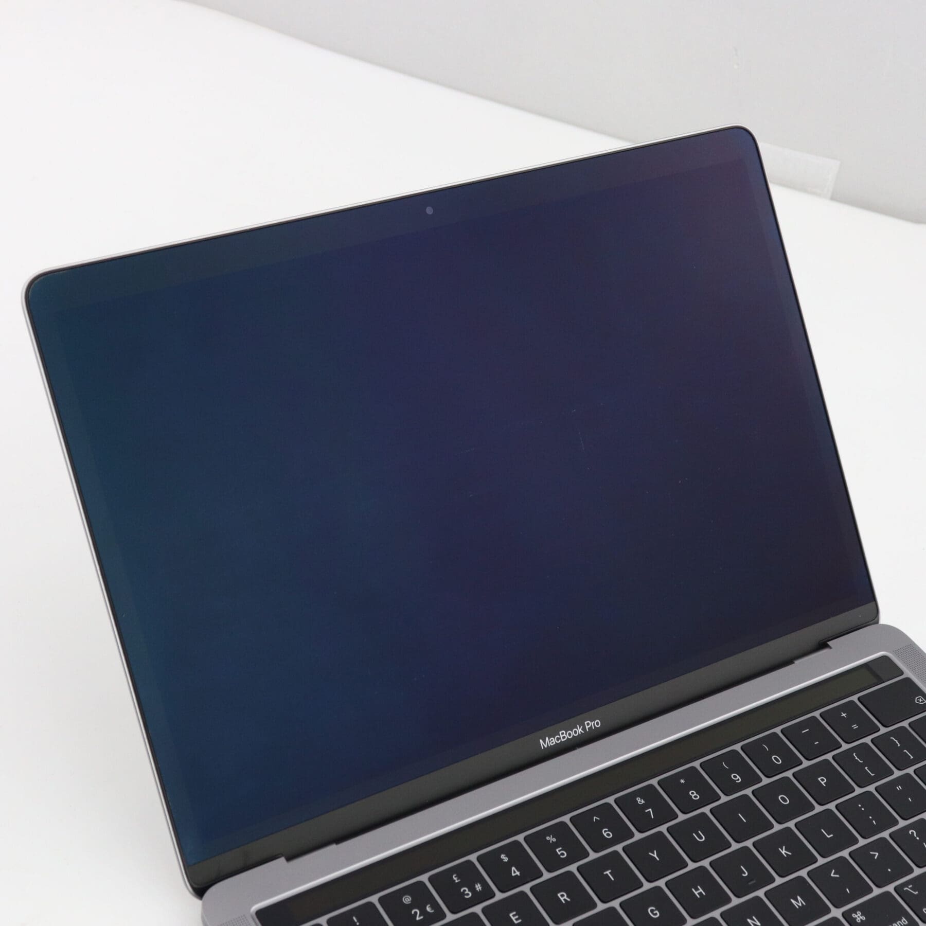 Apple MacBook Pro Retina 13 Inch Touchbar Intel Core i7 2.70 GHz (2018 ...