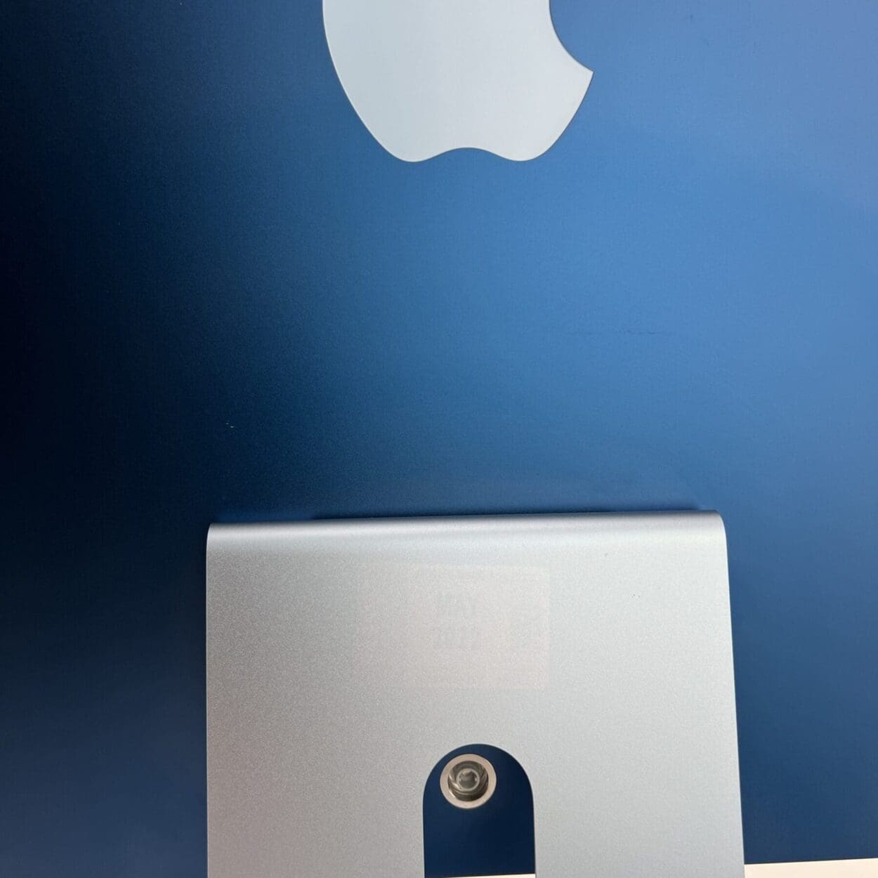 Apple iMac 24インチ M1/ブルー （2021年11月購入） img-iMac-24-Inch-31728-scaled.jpg