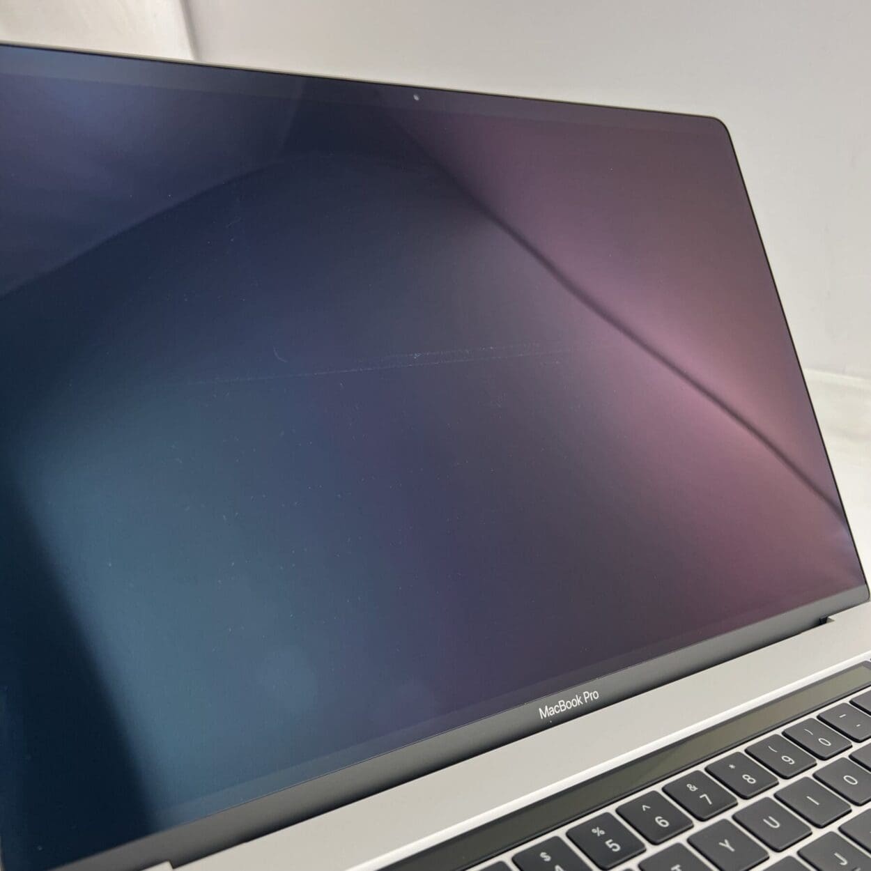 2019 Apple MacBook Pro 16-inch Intel i7 2.6 GHz 6-core 16GB 512GB