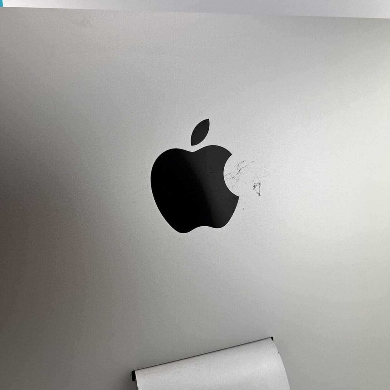 2019 Apple iMac 5K 27-inch Intel i5 3 GHz 6-core 16GB 256GB 570X
