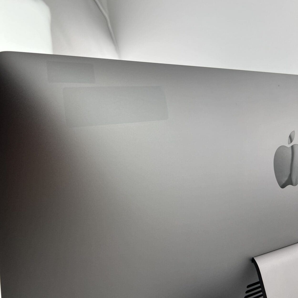 2017 Apple iMac Pro 27-inch Intel Xeon 3.20 GHz 8-core 64GB 1TB