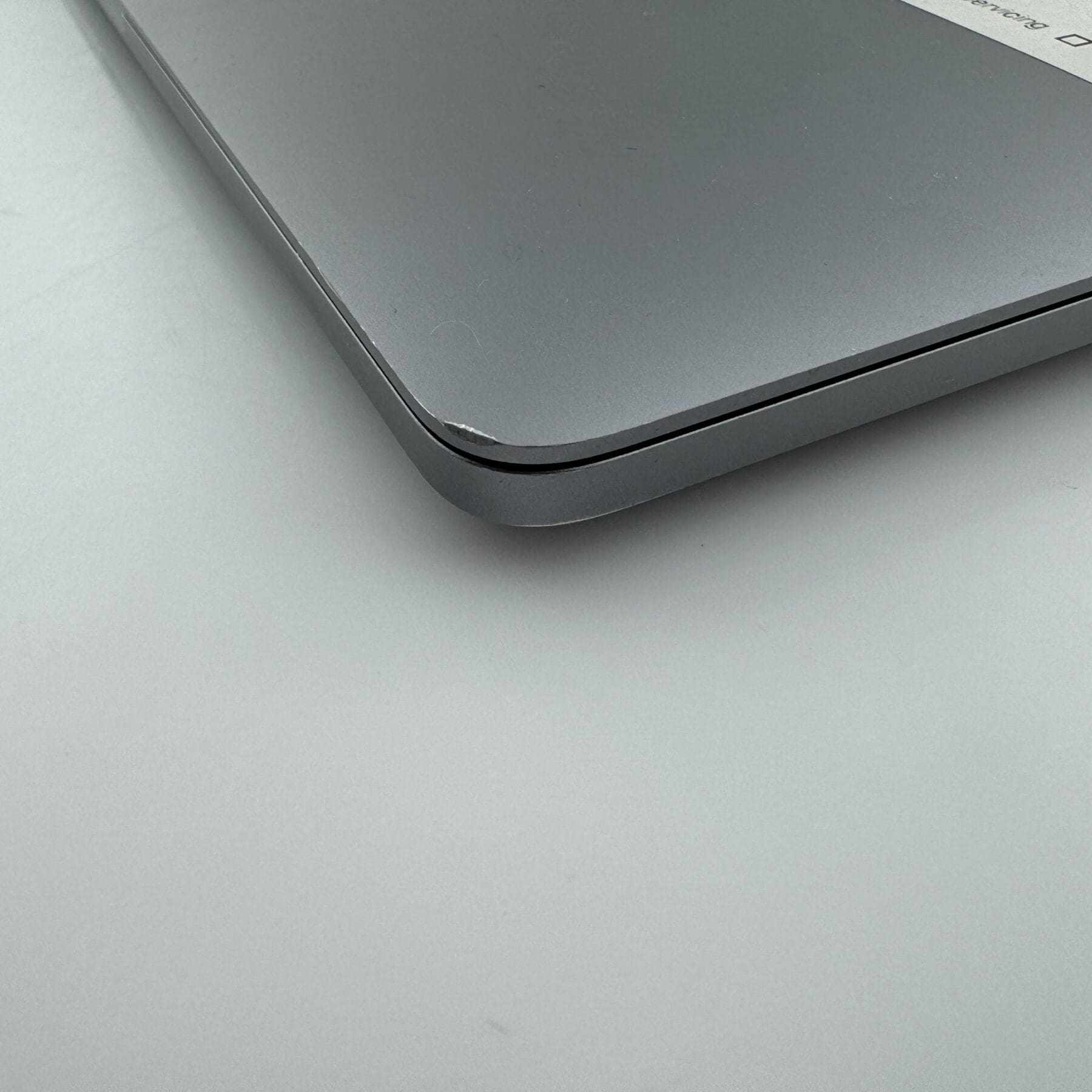 MacBookPro2020,500GSSD,13inch,最後のIntel Genuine Apple MacBook Pro 13