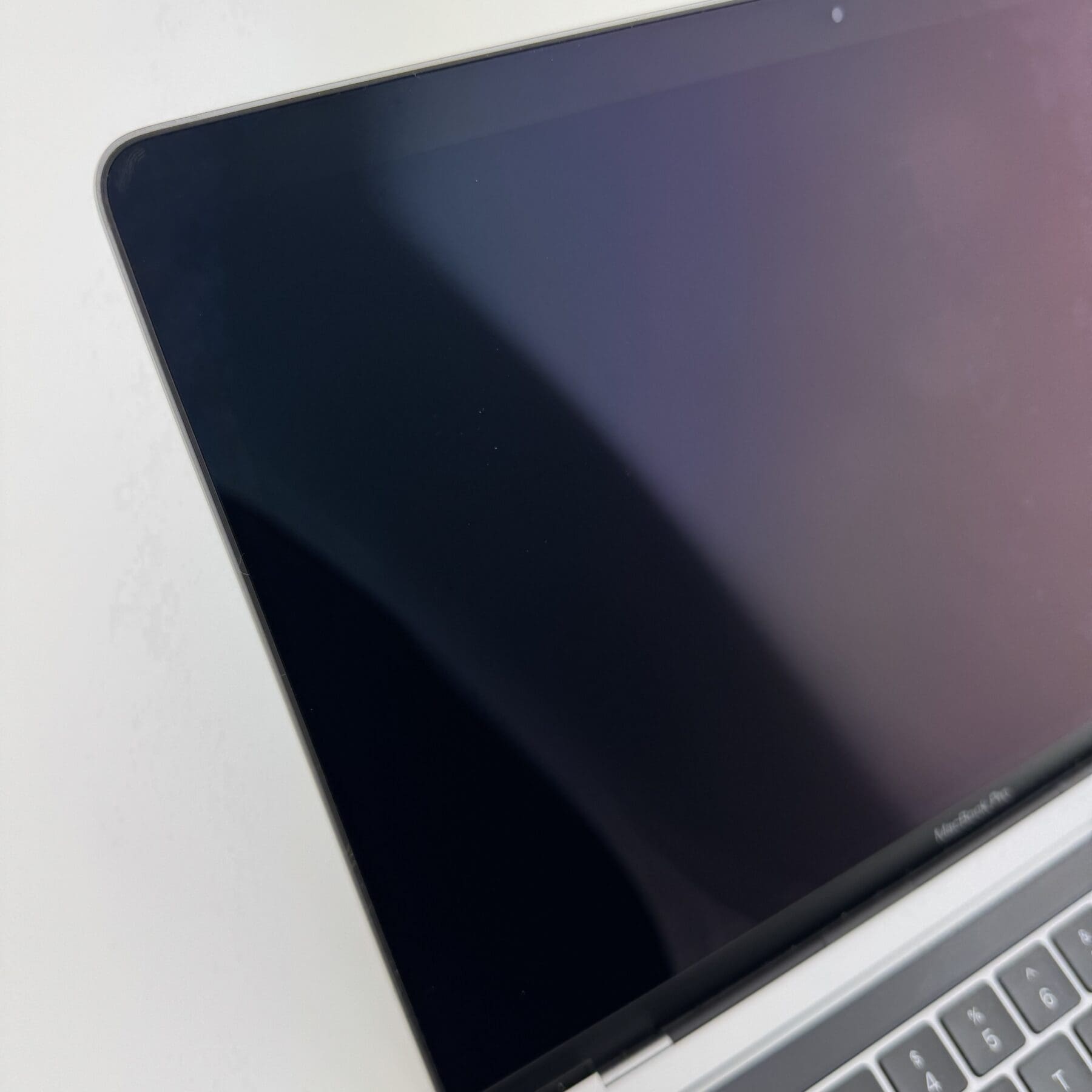 MacBookPro2020,500GSSD,13inch,最後のIntel Genuine Apple MacBook Pro 13