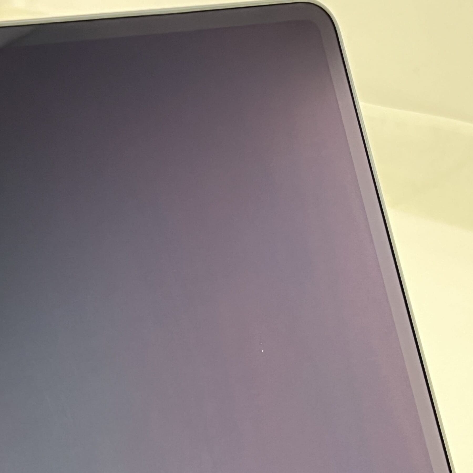 2024 Apple MacBook Air 15-inch M3 8-core 16GB 256GB - Midnight